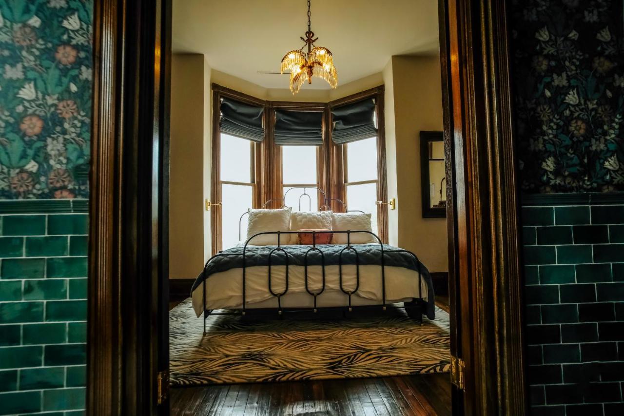 Henrie House I Luxury 4Br Downtown Historic Gem With Library & Patio Villa Nashville Exterior photo